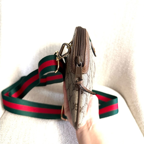 Gucci authentic brown monogram coated canvas crossbody bag - Picture 8 of 14